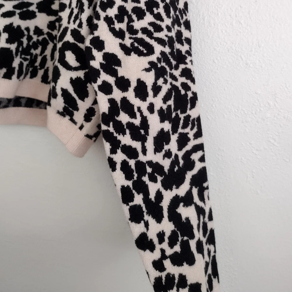 Guess Tamelia Black Cream Animal Print Cropped Sweater Size Large - Picture 10 of 15
